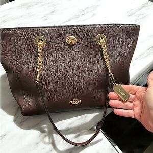 Coach Turn lock Half Chain Brown Leather Tote Bag 2021 Excellent condition